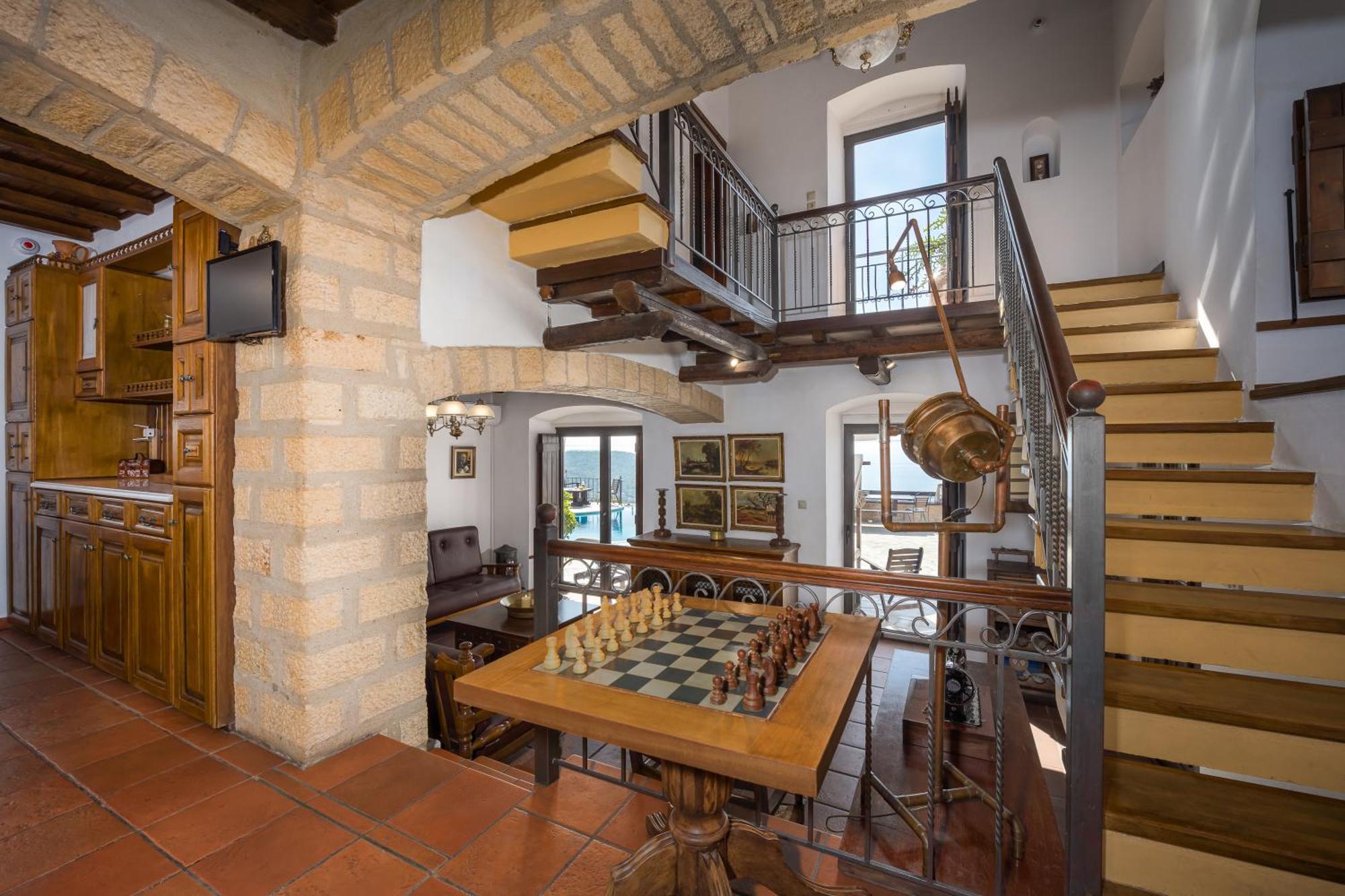 הוילה לגוניסי Four Seasons Stonework Castle מראה חיצוני תמונה