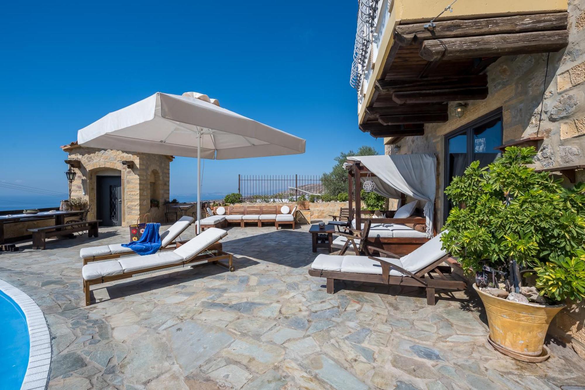 הוילה לגוניסי Four Seasons Stonework Castle מראה חיצוני תמונה