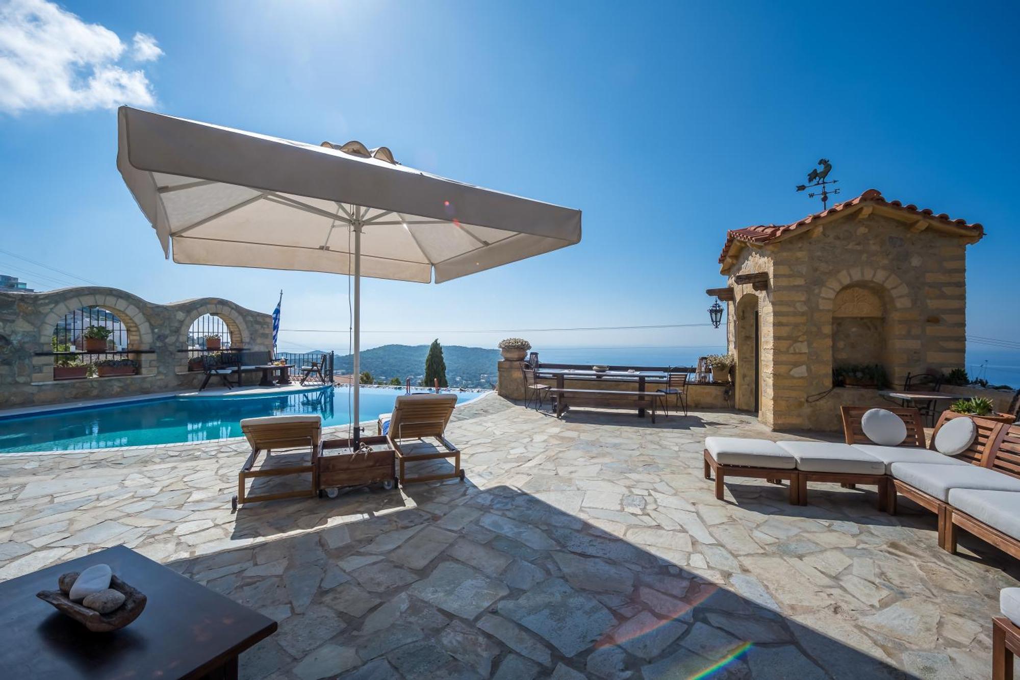הוילה לגוניסי Four Seasons Stonework Castle מראה חיצוני תמונה