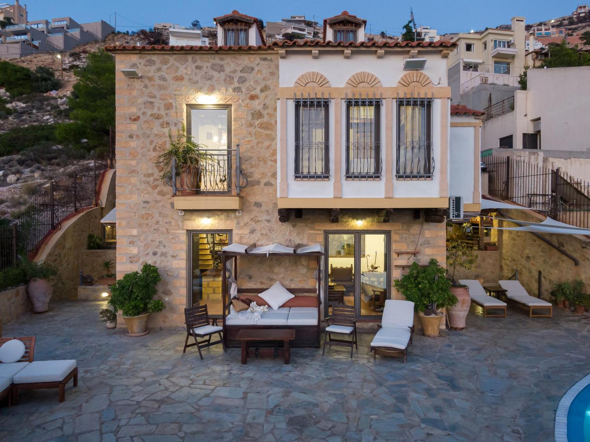 הוילה לגוניסי Four Seasons Stonework Castle מראה חיצוני תמונה